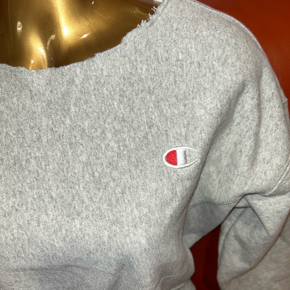 Cropped sweatshirt - Picture 2 of 6
